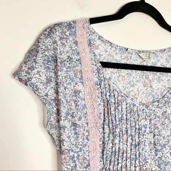 GUESS Sheer Pleated Floral Shirt Elastic Waist - Picture 3 of 10